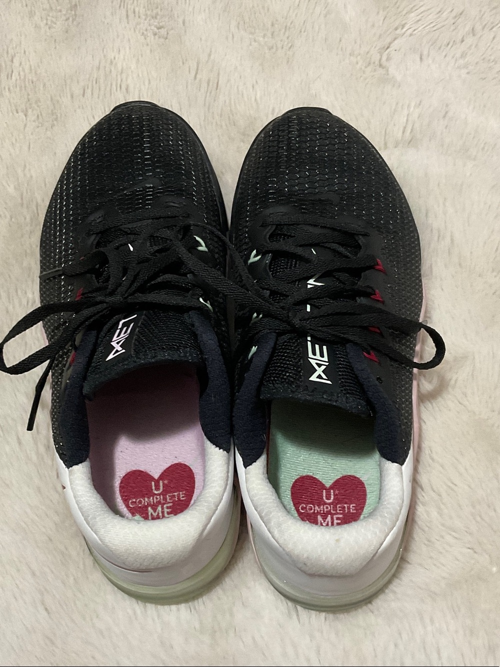 Nike women’s metcon 5 black, white and pink CrossFit shoes